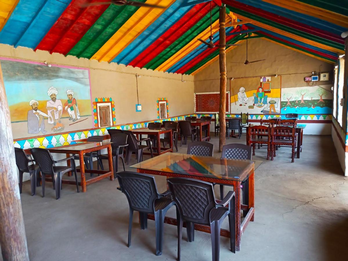 Kutir Craft Village Resort Bherandiāla Buitenkant foto