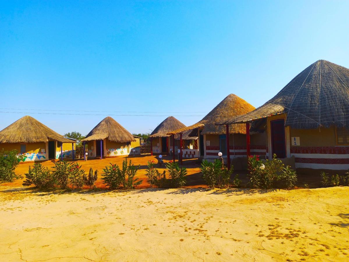 Kutir Craft Village Resort Bherandiāla Buitenkant foto