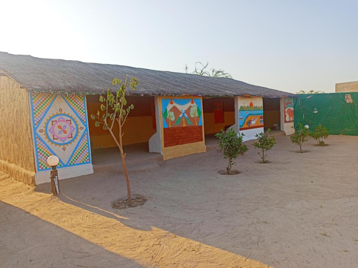 Kutir Craft Village Resort Bherandiāla Buitenkant foto