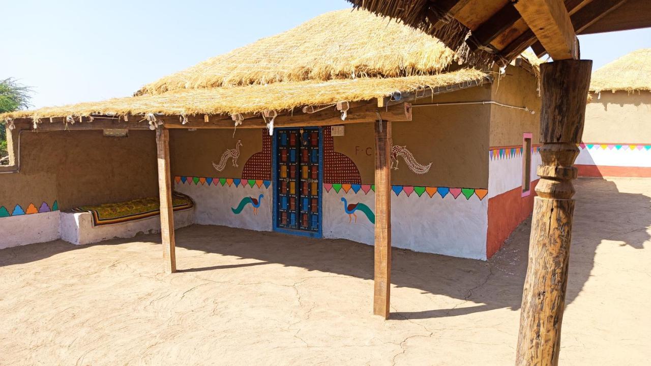 Kutir Craft Village Resort Bherandiāla Buitenkant foto