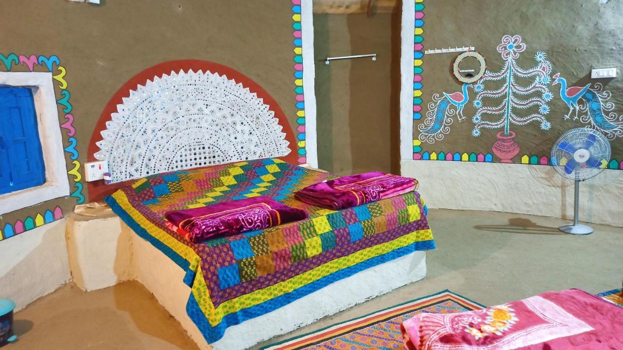 Kutir Craft Village Resort Bherandiāla Buitenkant foto