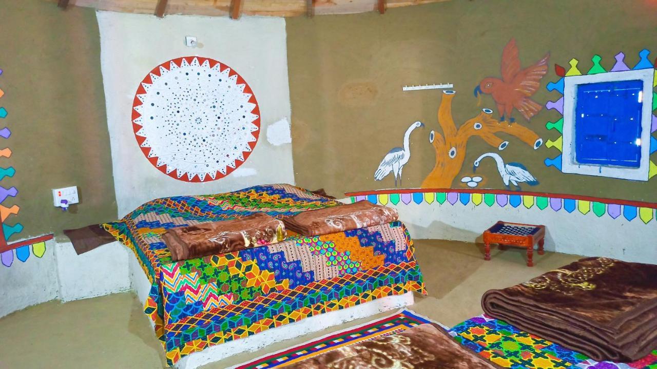 Kutir Craft Village Resort Bherandiāla Buitenkant foto