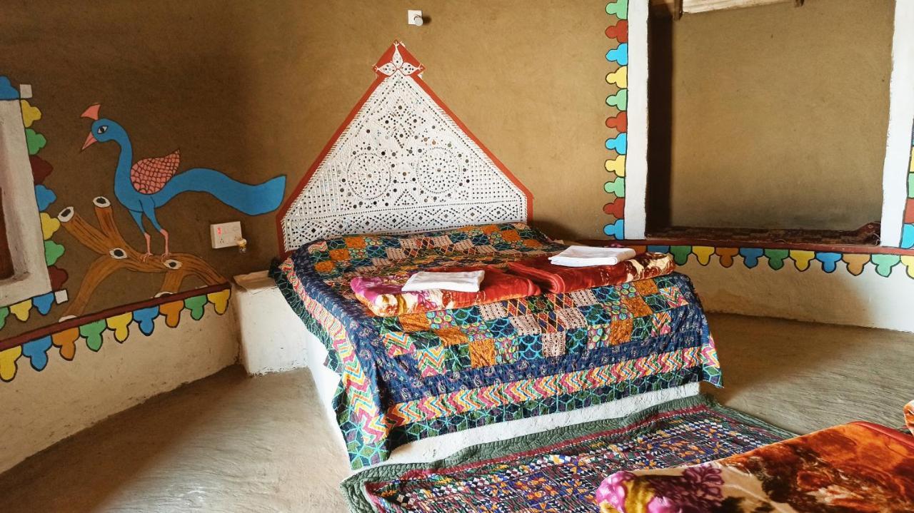 Kutir Craft Village Resort Bherandiāla Buitenkant foto