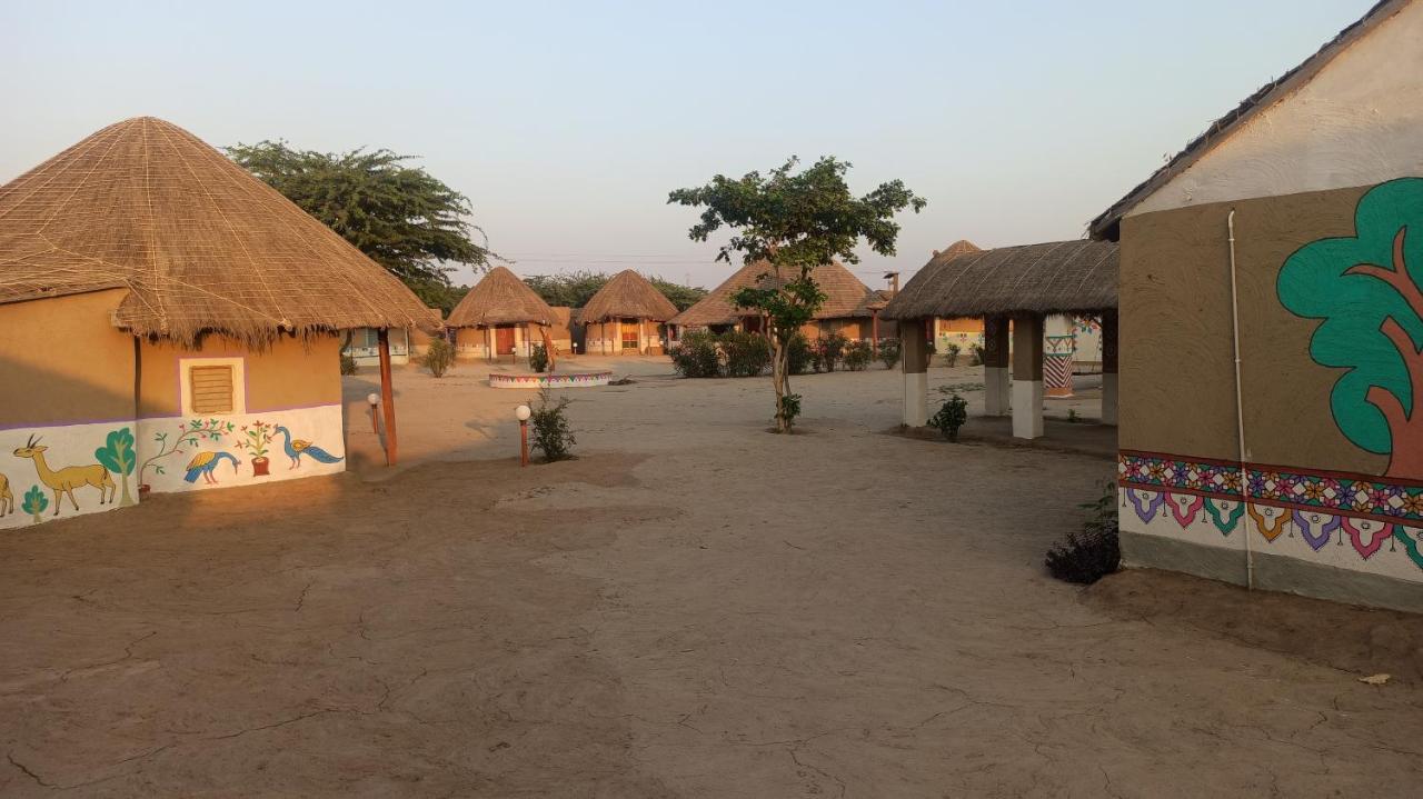 Kutir Craft Village Resort Bherandiāla Buitenkant foto