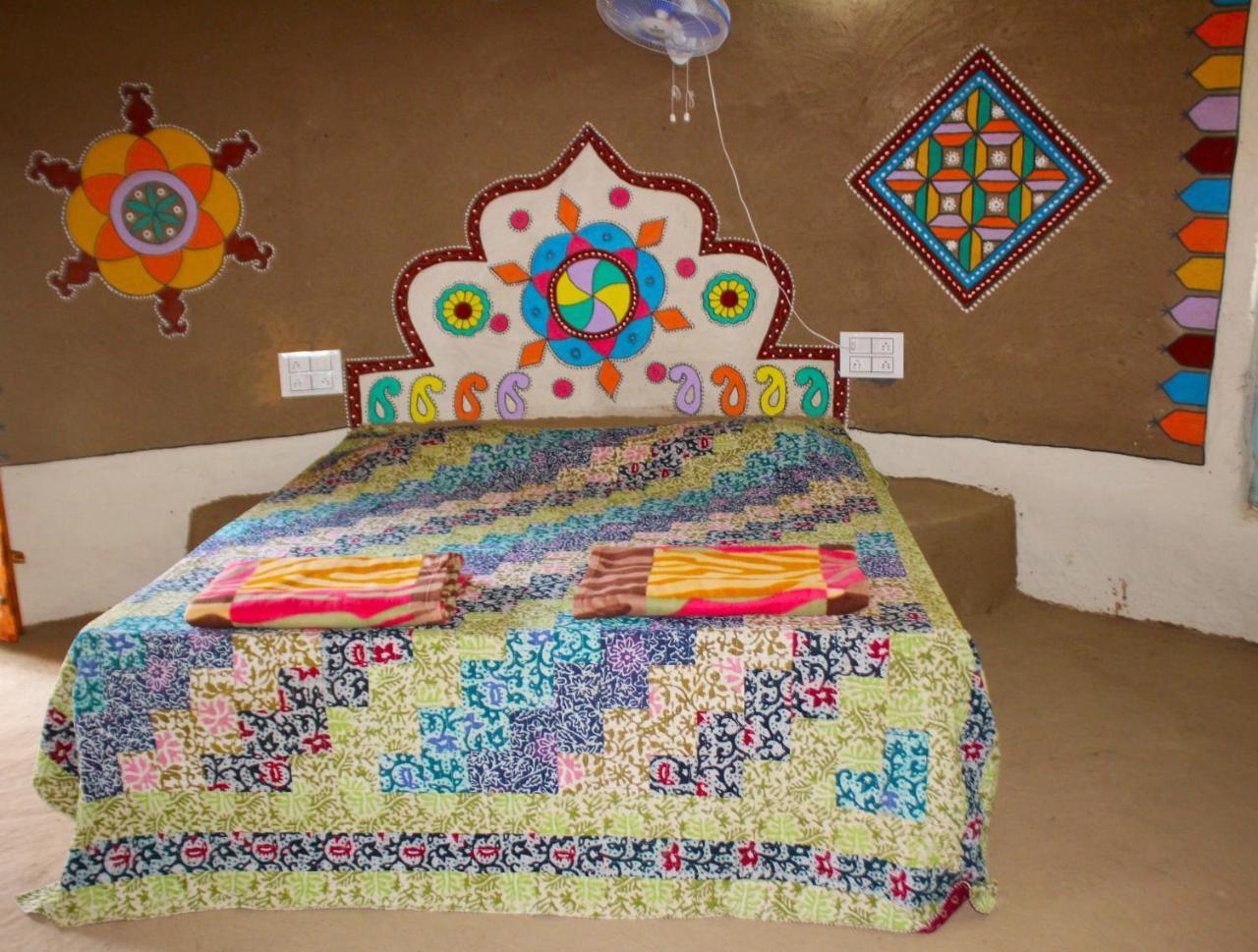 Kutir Craft Village Resort Bherandiāla Buitenkant foto