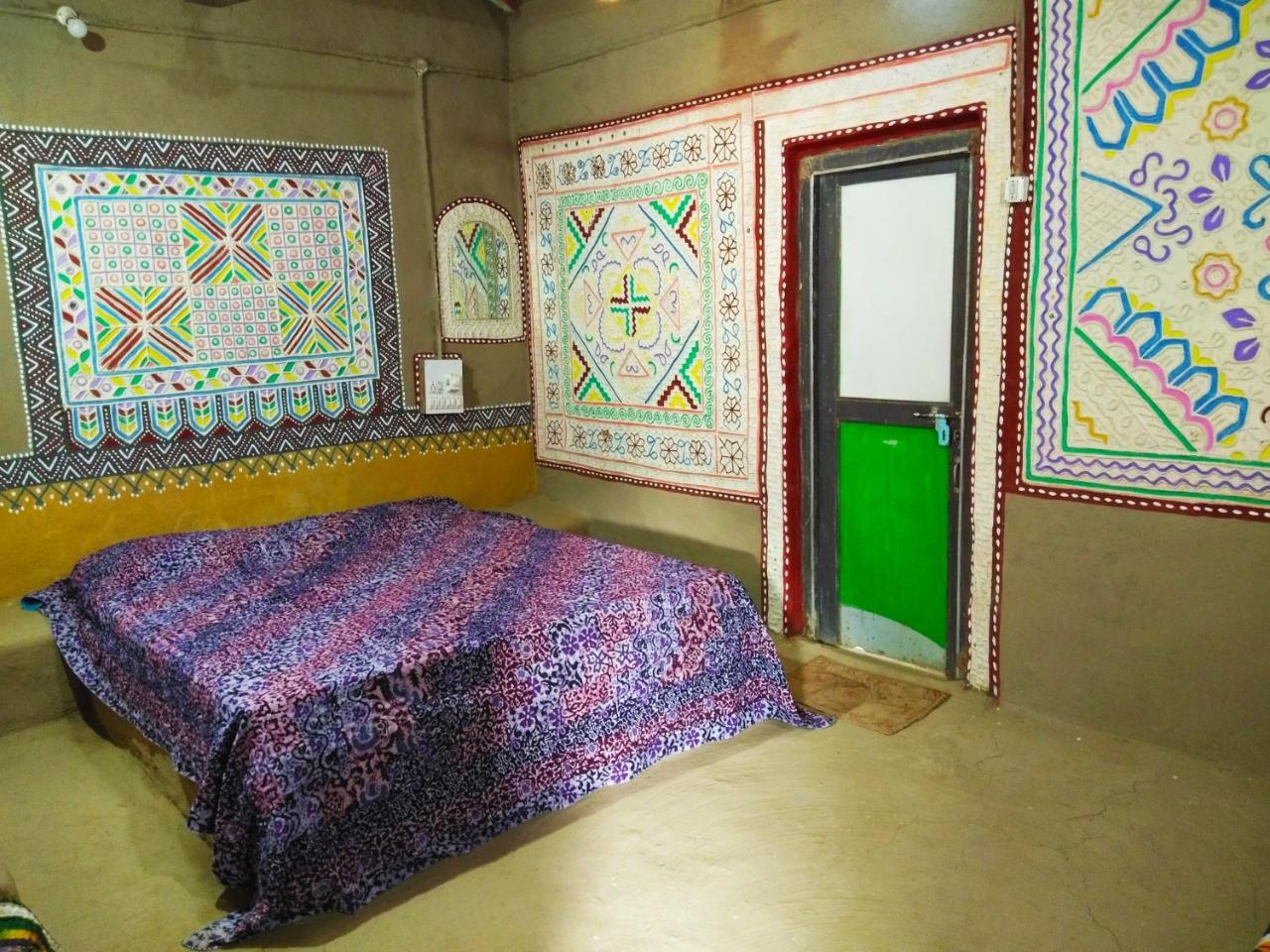 Kutir Craft Village Resort Bherandiāla Buitenkant foto