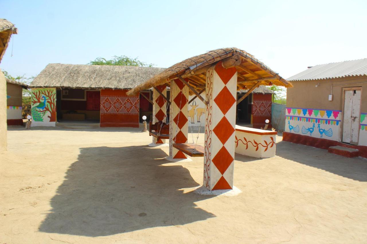 Kutir Craft Village Resort Bherandiāla Buitenkant foto