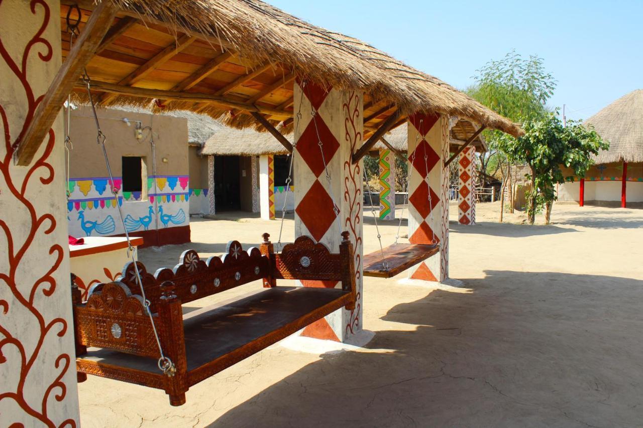 Kutir Craft Village Resort Bherandiāla Buitenkant foto