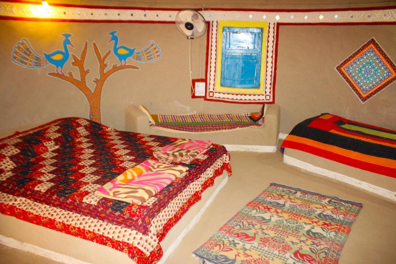 Kutir Craft Village Resort Bherandiāla Buitenkant foto