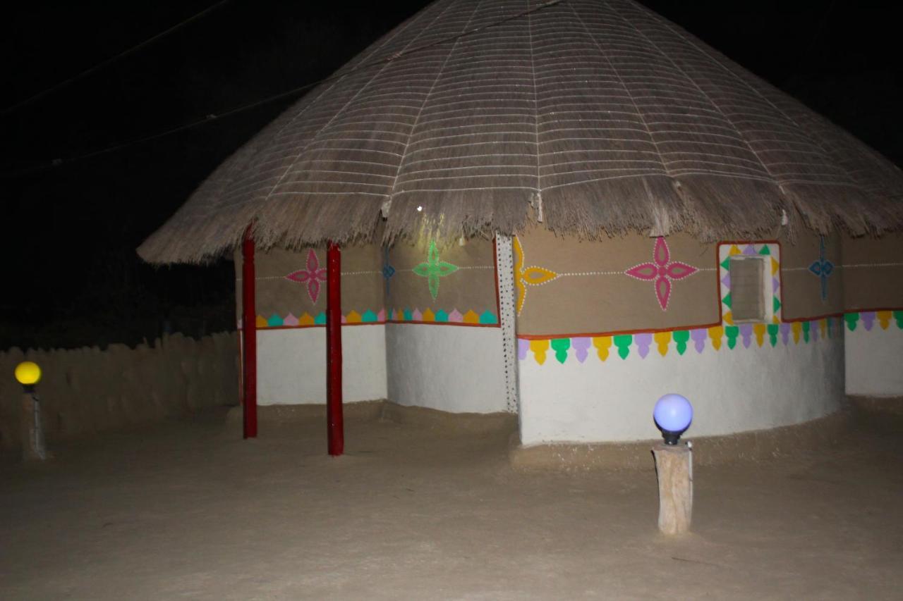 Kutir Craft Village Resort Bherandiāla Buitenkant foto