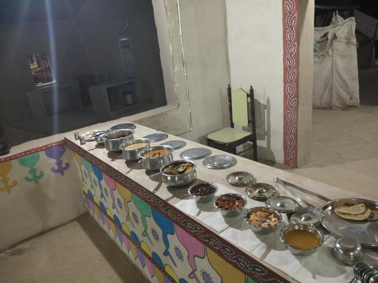 Kutir Craft Village Resort Bherandiāla Buitenkant foto