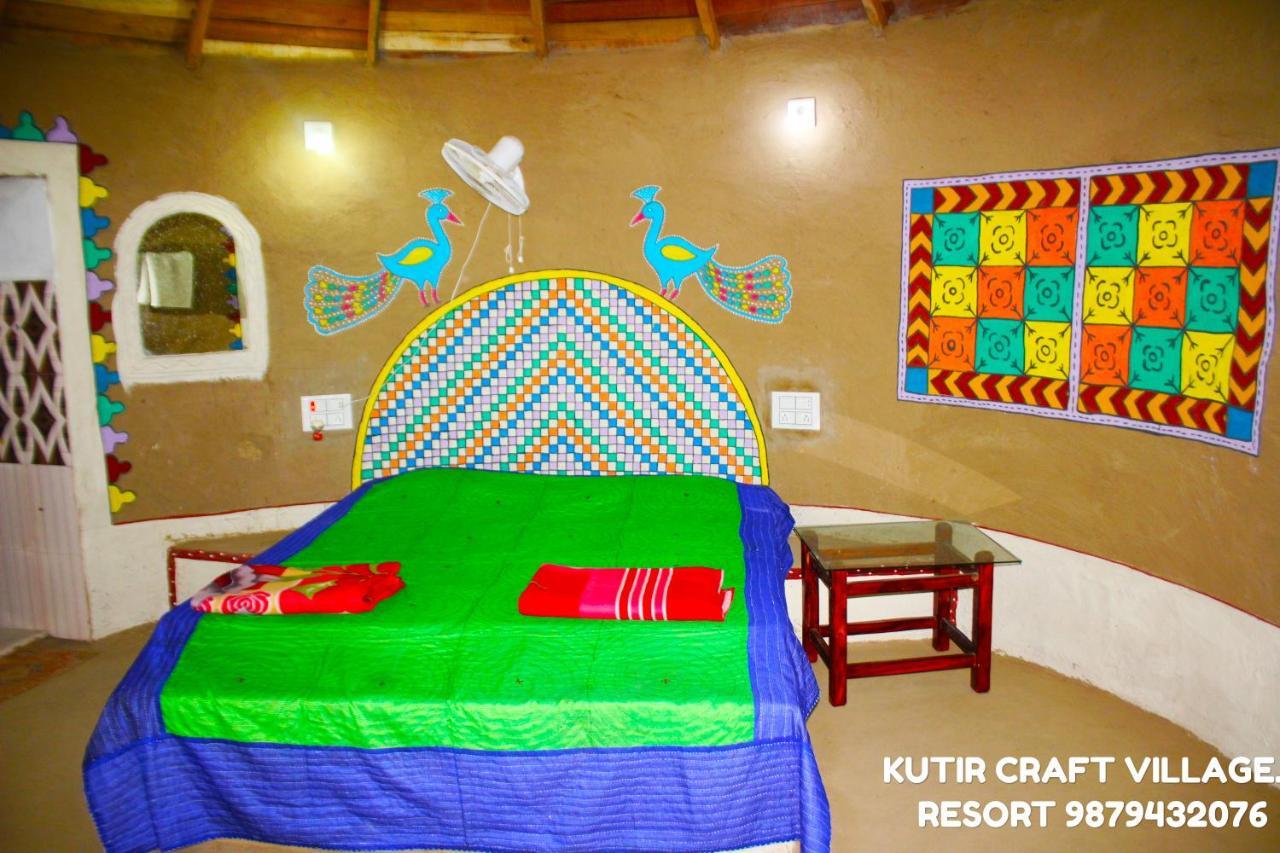 Kutir Craft Village Resort Bherandiāla Buitenkant foto